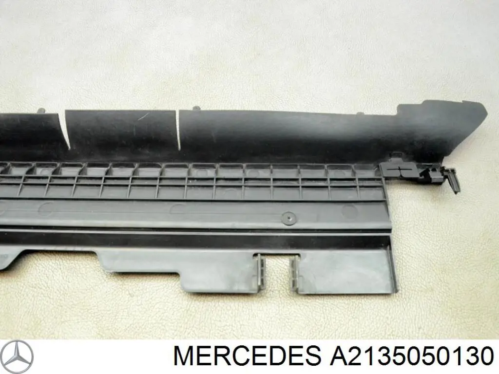 Deflector de aire inferior del radiador Mercedes A2135050130 precio, desde 105,86 EUR