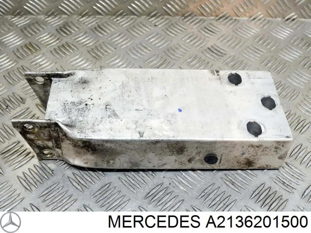 Comprar A2136201500 Mercedes Soporte del refuerzo del parachoques delantero
