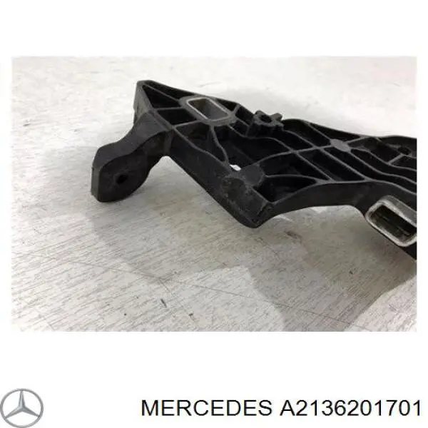 Comprar A2136201701 Mercedes Soporte de radiador superior
