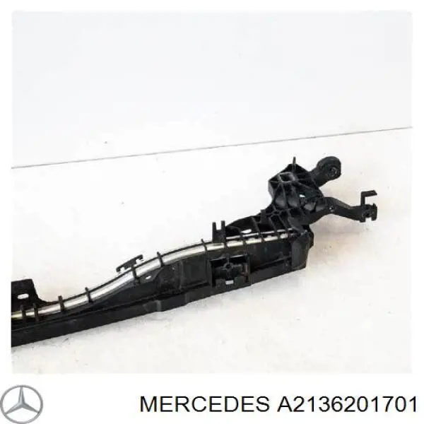 Soporte superior del radiador (panel de montaje de faros) Mercedes A2136201701 precio, desde 82,59 EUR