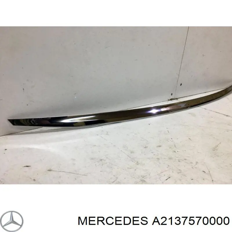 Comprar A2137570000 Mercedes Moldura de la tapa del maletero