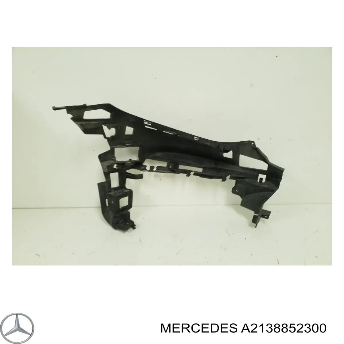 Soporte de parachoques delantero izquierdo Mercedes A2138852300 precio, desde 27,39 EUR