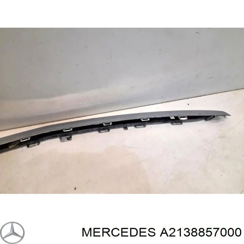 Embellecedor central del parachoques delantero Mercedes A2138857000 precio, desde 37,47 EUR