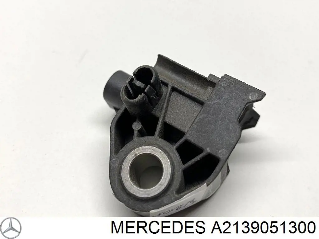 Sensor de airbag delantero Mercedes A2139051300 precio, desde 46,46 EUR