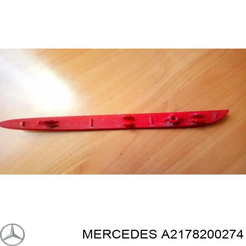 Reflector del parachoques trasero derecho A2178200274 Mercedes