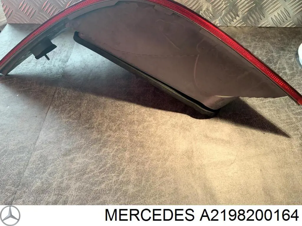 Piloto trasero izquierdo Mercedes A2198200164 precio, desde 296,21 EUR