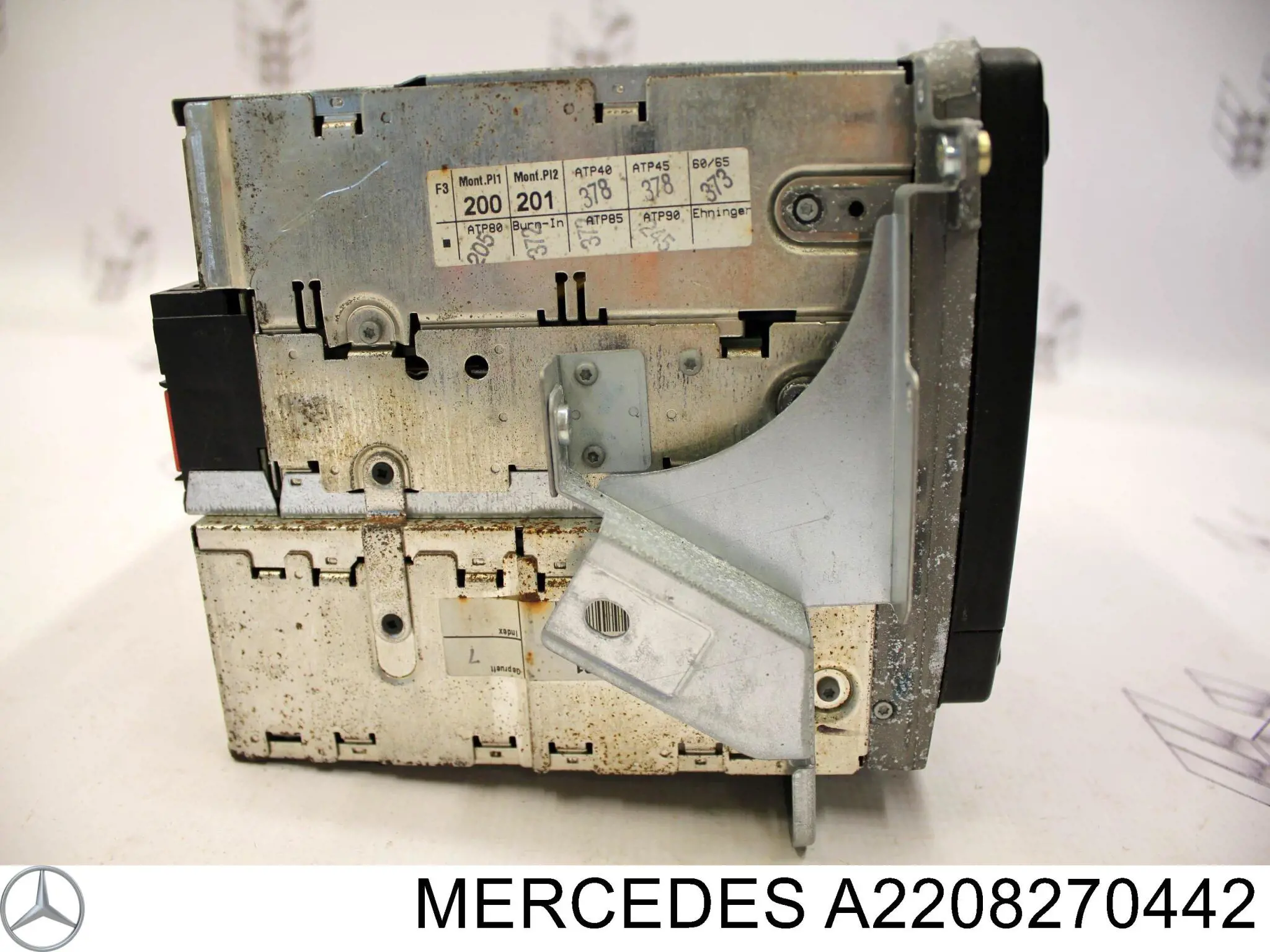 Radio AM/FM Mercedes A2208270442 precio, desde 130,68 EUR