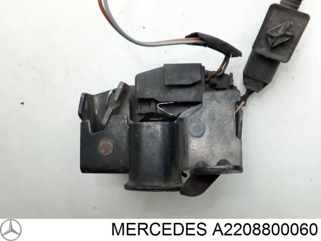 A2208800060 Mercedes cerradura del capó de motor