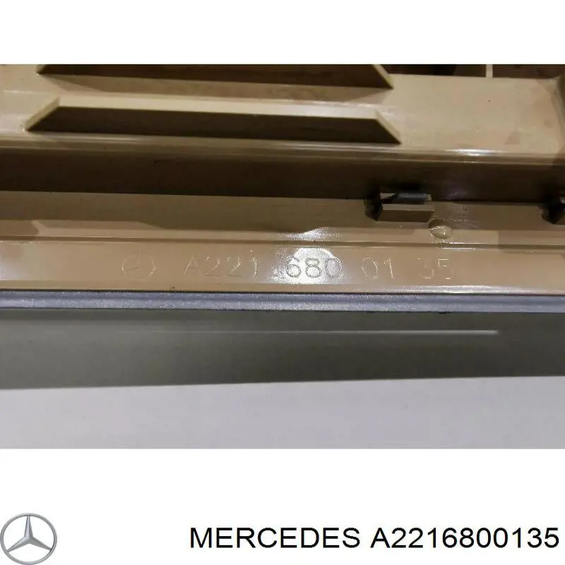 Comprar A22168001358K67 Mercedes Protector interior del umbral de la puerta delantero izquierdo