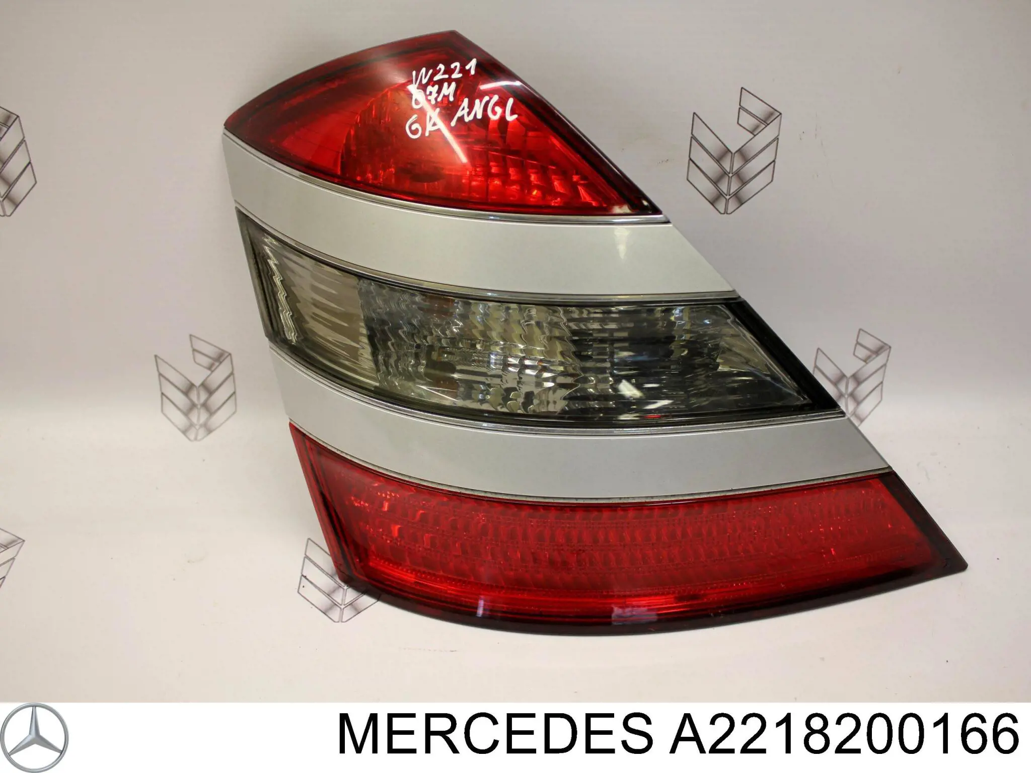 Piloto trasero izquierdo Mercedes A2218200166 precio, desde 197,99 EUR