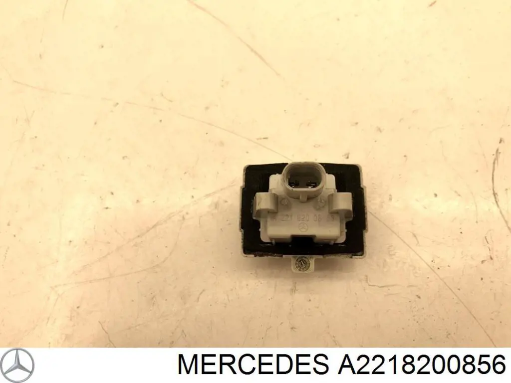 Lampara de matricula Mercedes A2218200856 precio, desde 20,00 EUR