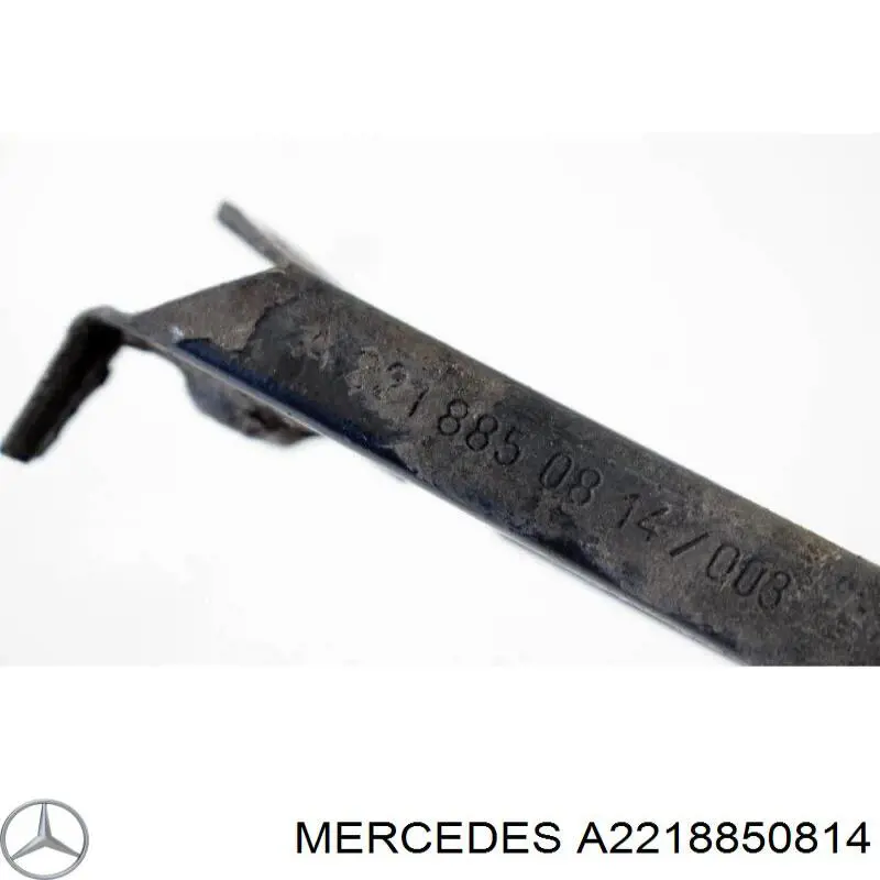 Guía derecha del parachoques delantero Mercedes A2218850814 precio, desde 34,22 EUR