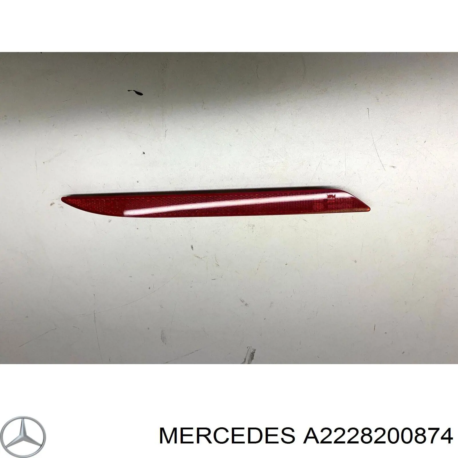 A2228200874 Mercedes reflector, parachoques trasero, derecho