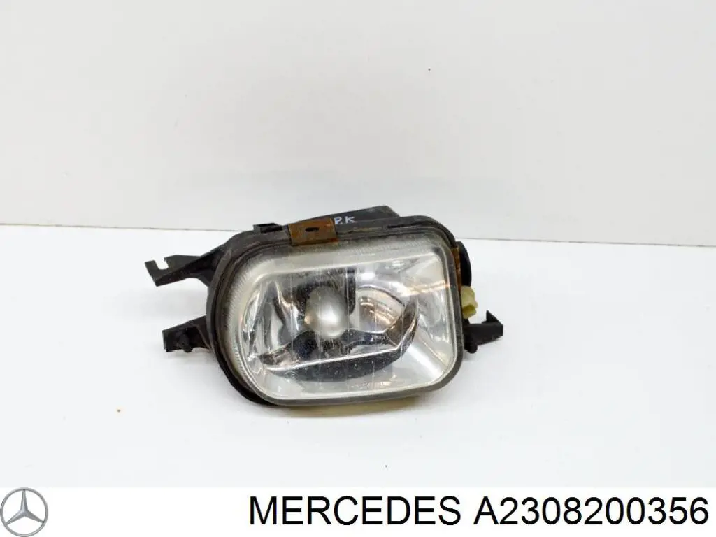 A230820035664 Mercedes faro antiniebla izquierdo