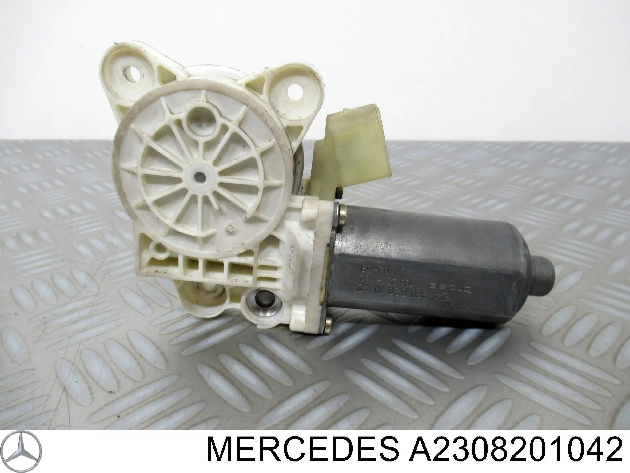 Motor del elevalunas de la puerta delantera A2308201042 Mercedes