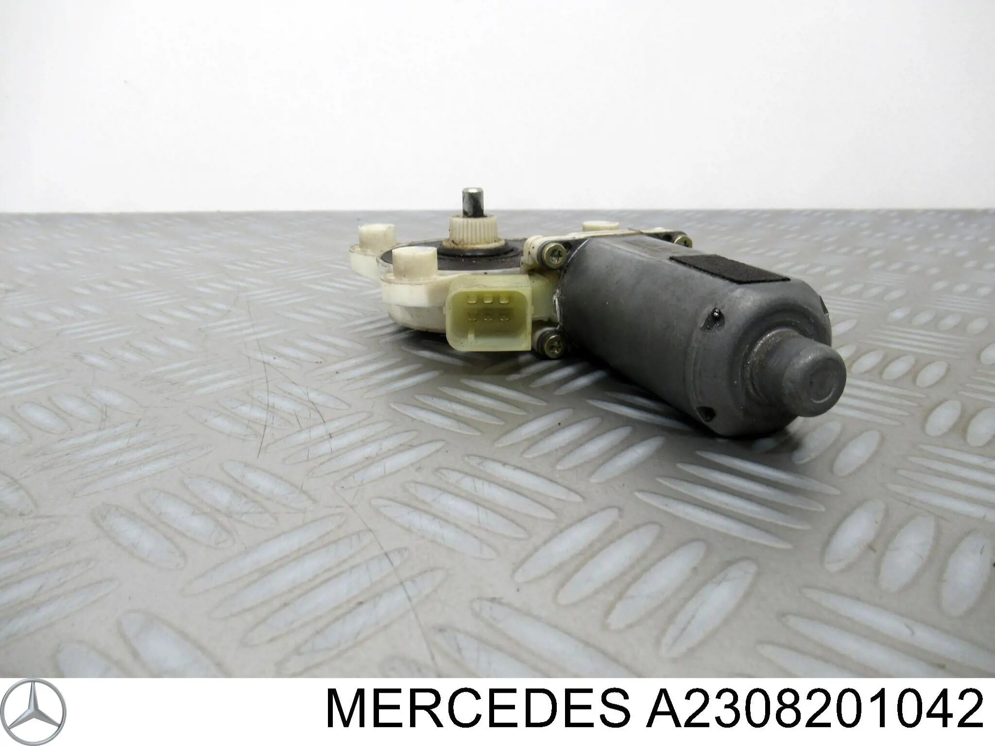 Motor del elevalunas de la puerta delantera Mercedes A2308201042 precio, desde 34,85 EUR