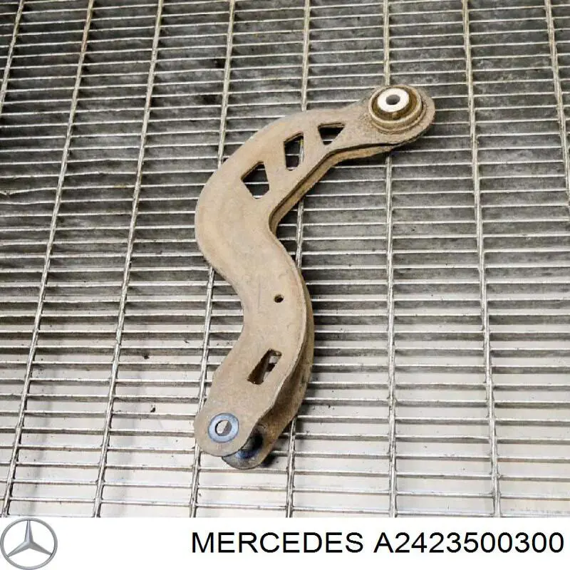Brazo longitudinal inferior izquierdo de la suspensión trasera Mercedes A2423500300 precio, desde 36,30 EUR