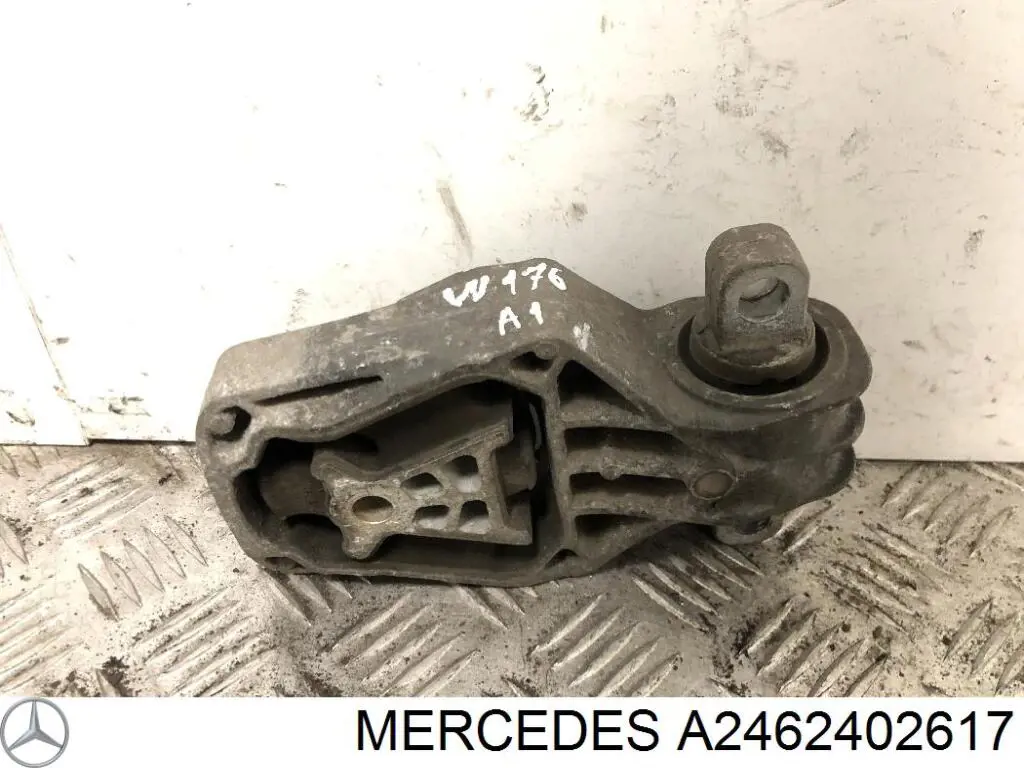 A2462401617 Mercedes soporte de motor derecho