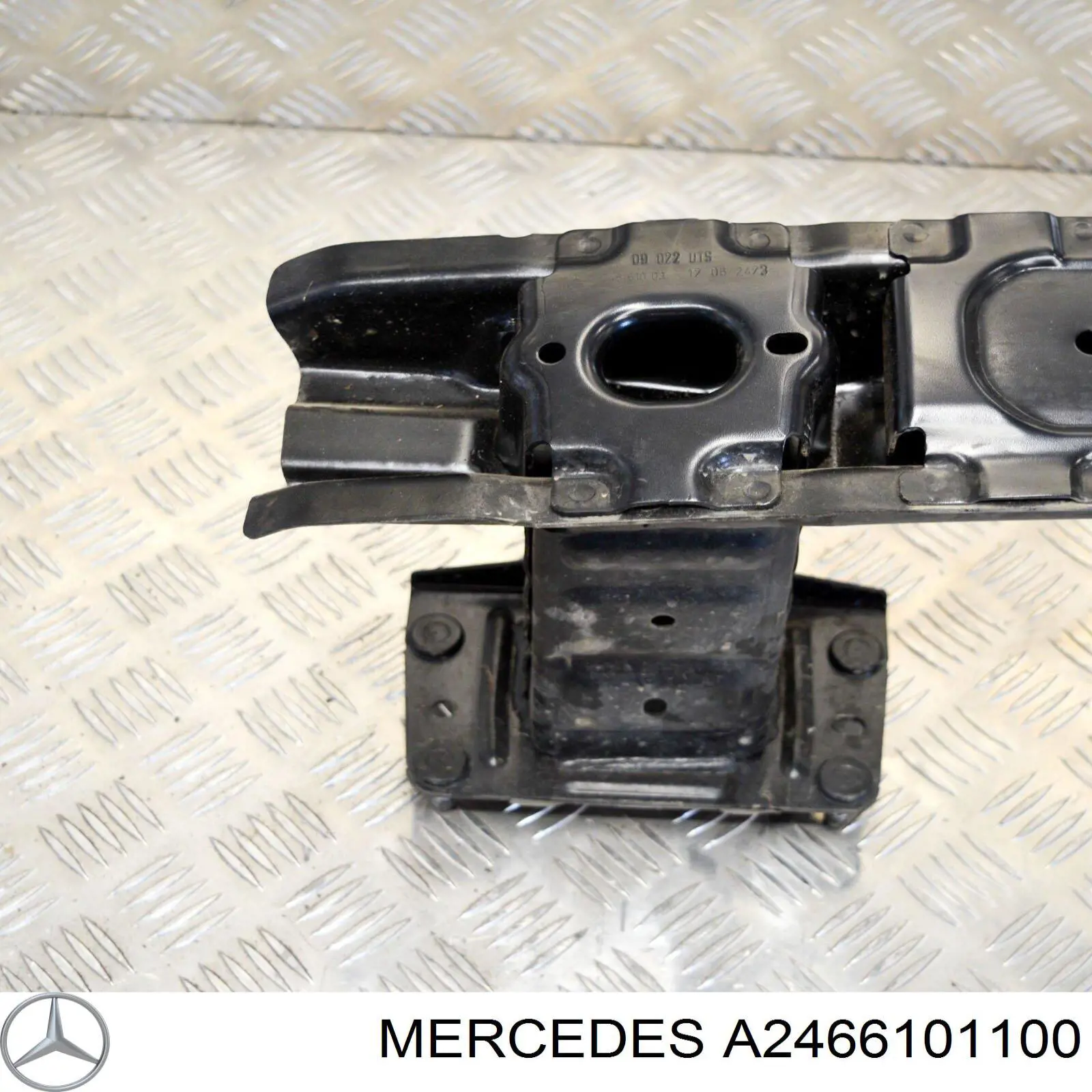 Refuerzo parachoque trasero Mercedes A2466101100