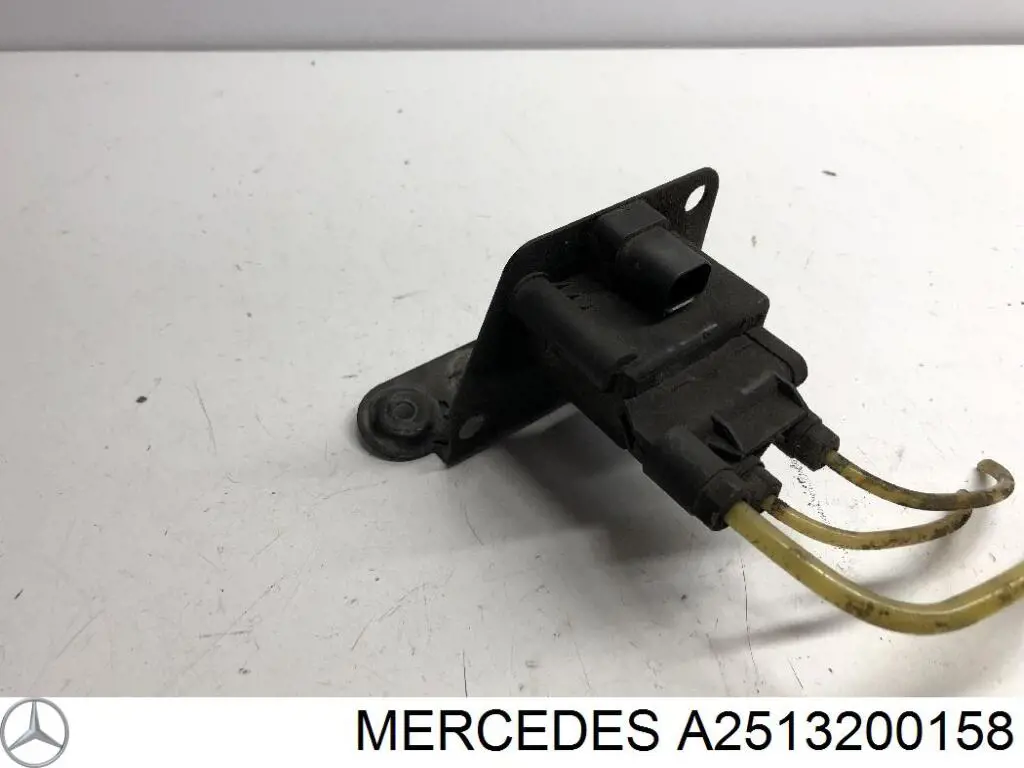 2123200758 Mercedes Bloque de válvulas de suspensión regulable