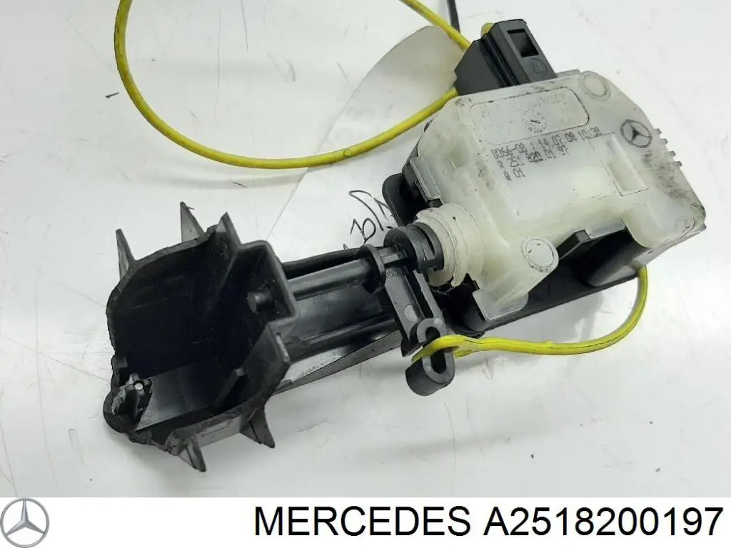 Motor cierre de tapa combustible Mercedes A2518200197