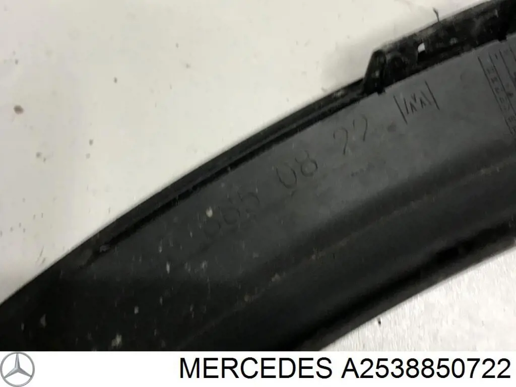 Extensión de la aleta trasera izquierda Mercedes A2538850722 precio, desde 75,50 EUR