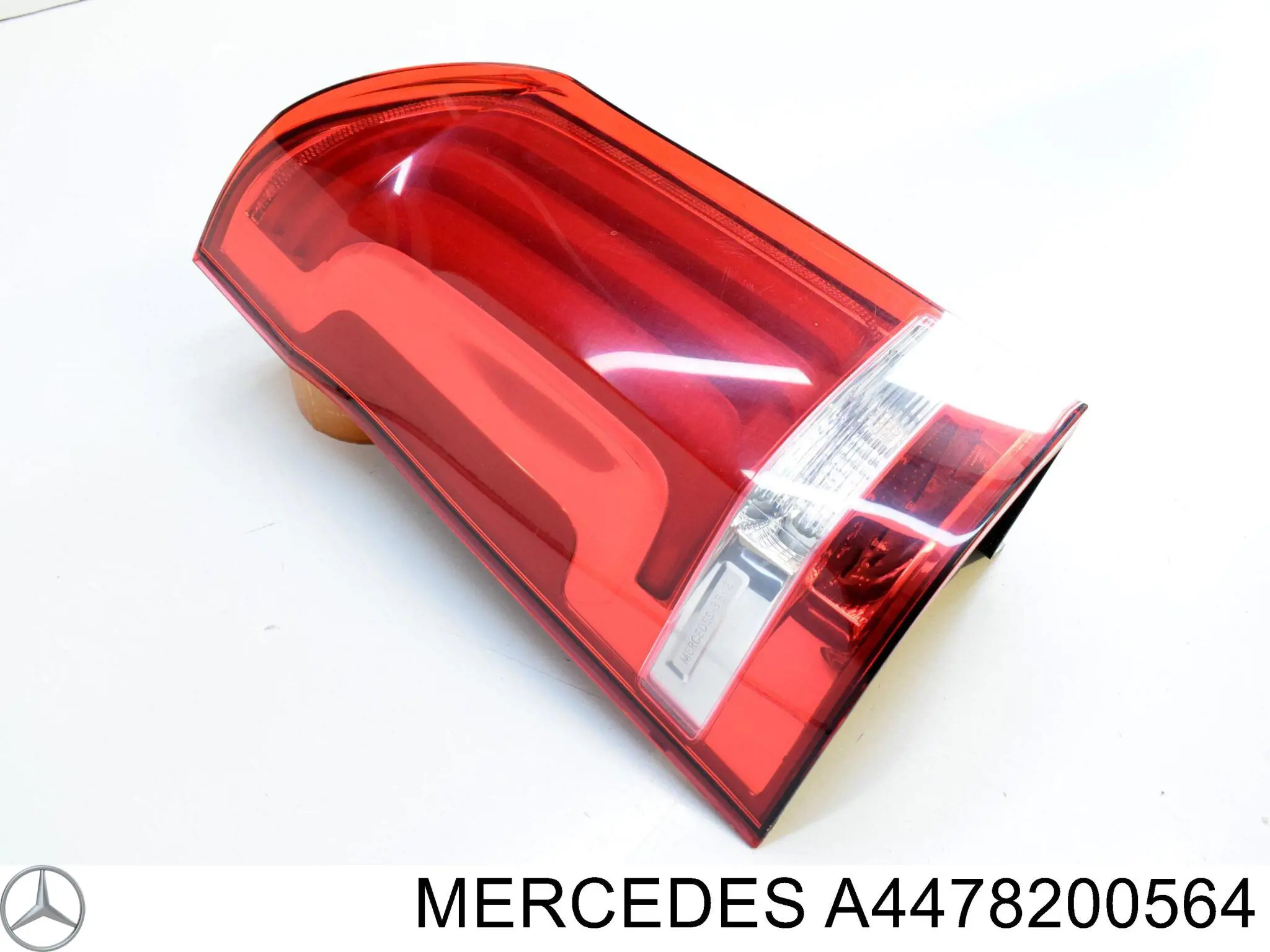 Piloto trasero izquierdo Mercedes A4478200564 precio, desde 261,23 EUR