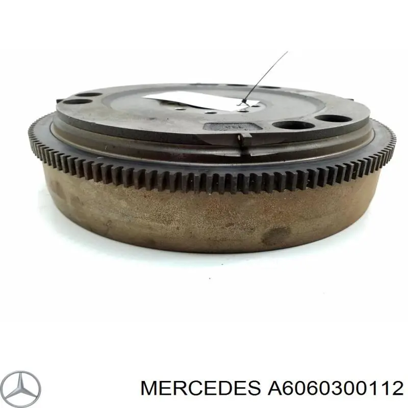 6060300112 Mercedes volante de motor