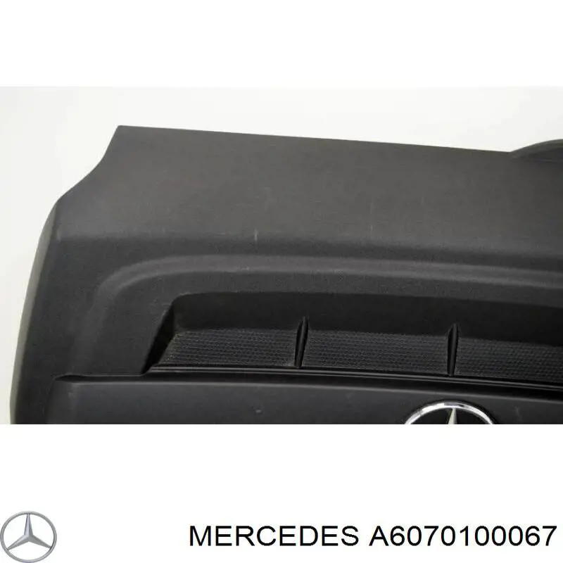 A6070100067 Mercedes cubierta de motor decorativa