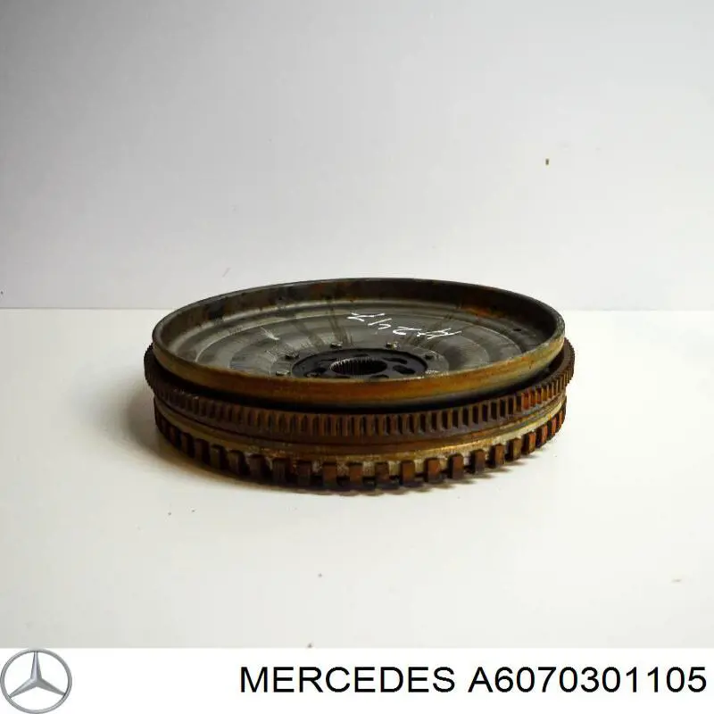 A6070301105 Mercedes Volante de motor