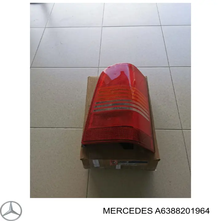 A6388201964 Mercedes piloto posterior derecho
