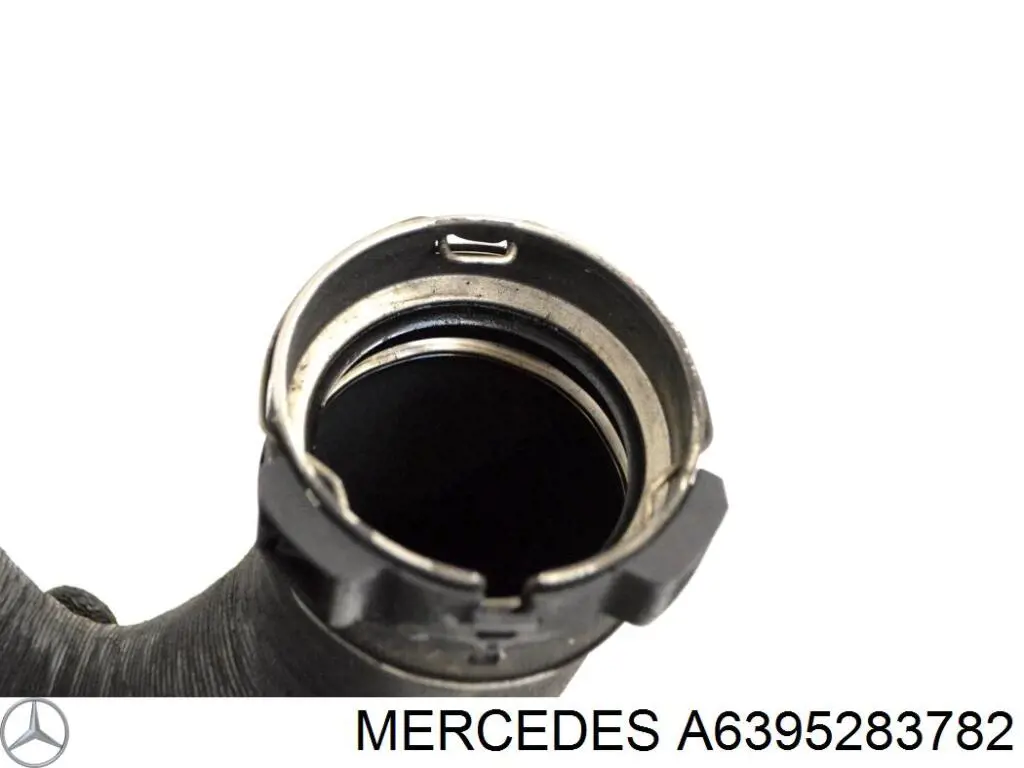 A6395283782 Mercedes tubo flexible de aire de sobrealimentación derecho