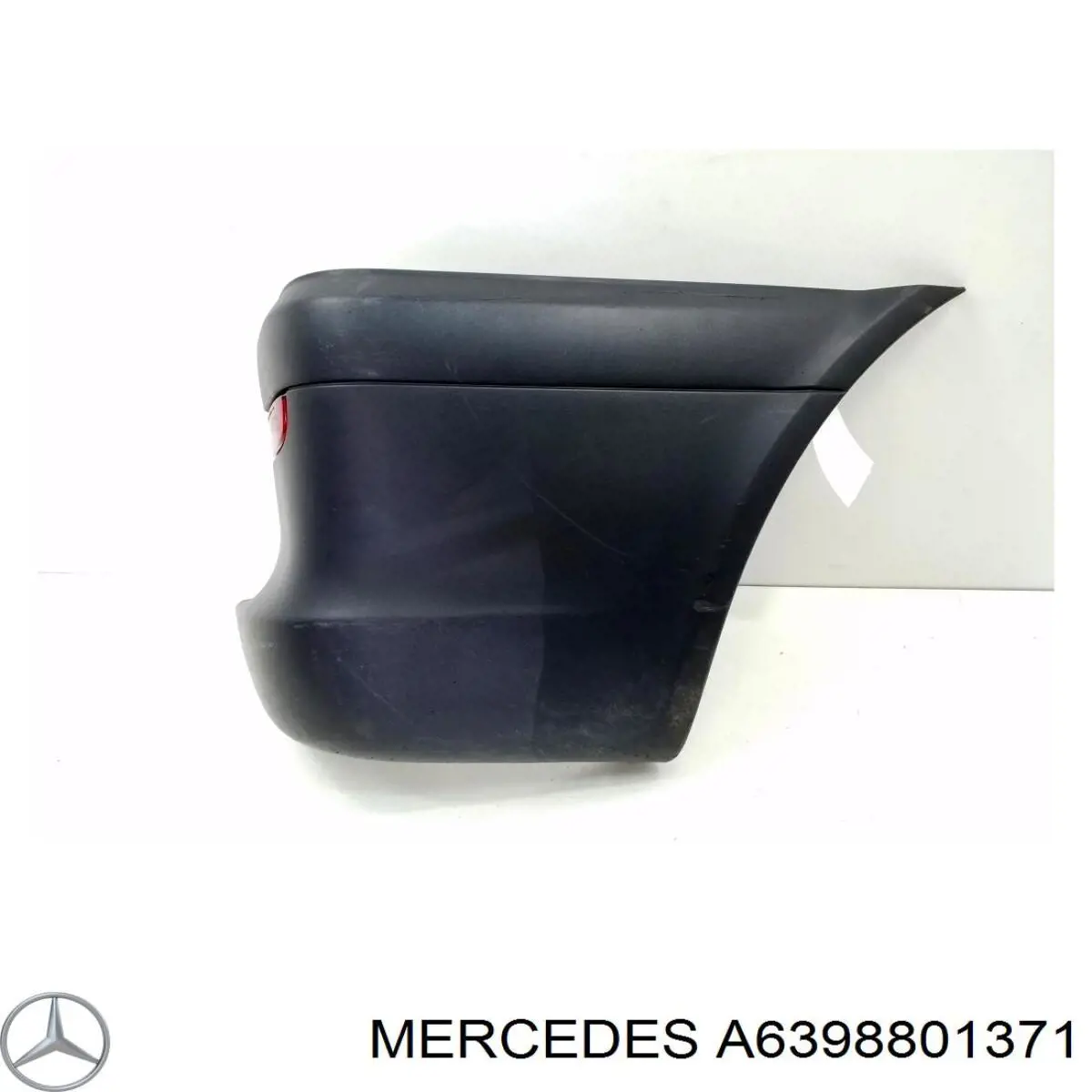 A6398801371 Mercedes parachoques trasero, parte derecha