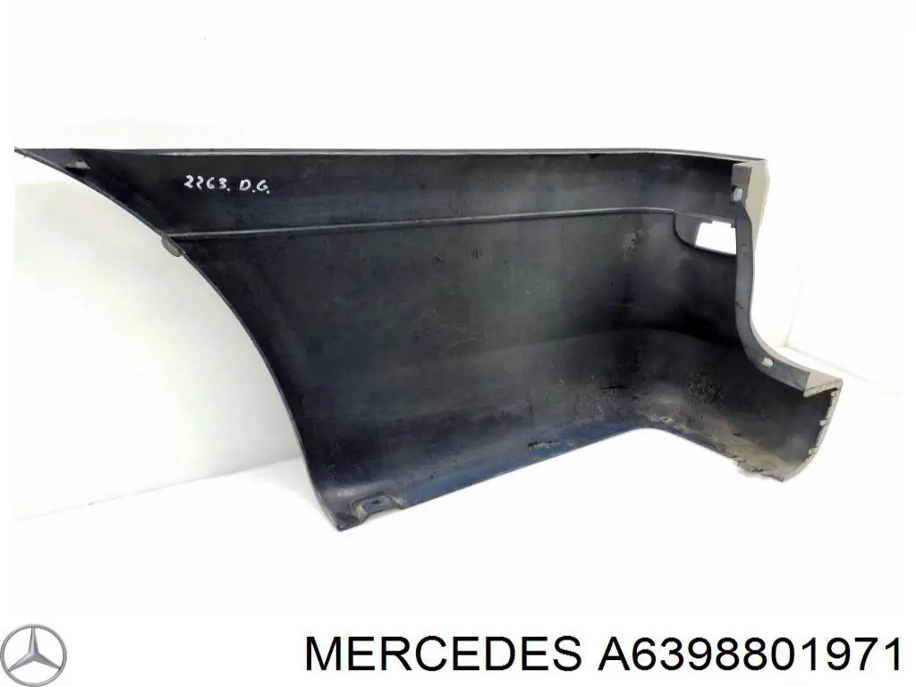 6398801771 Mercedes parachoques trasero, parte derecha