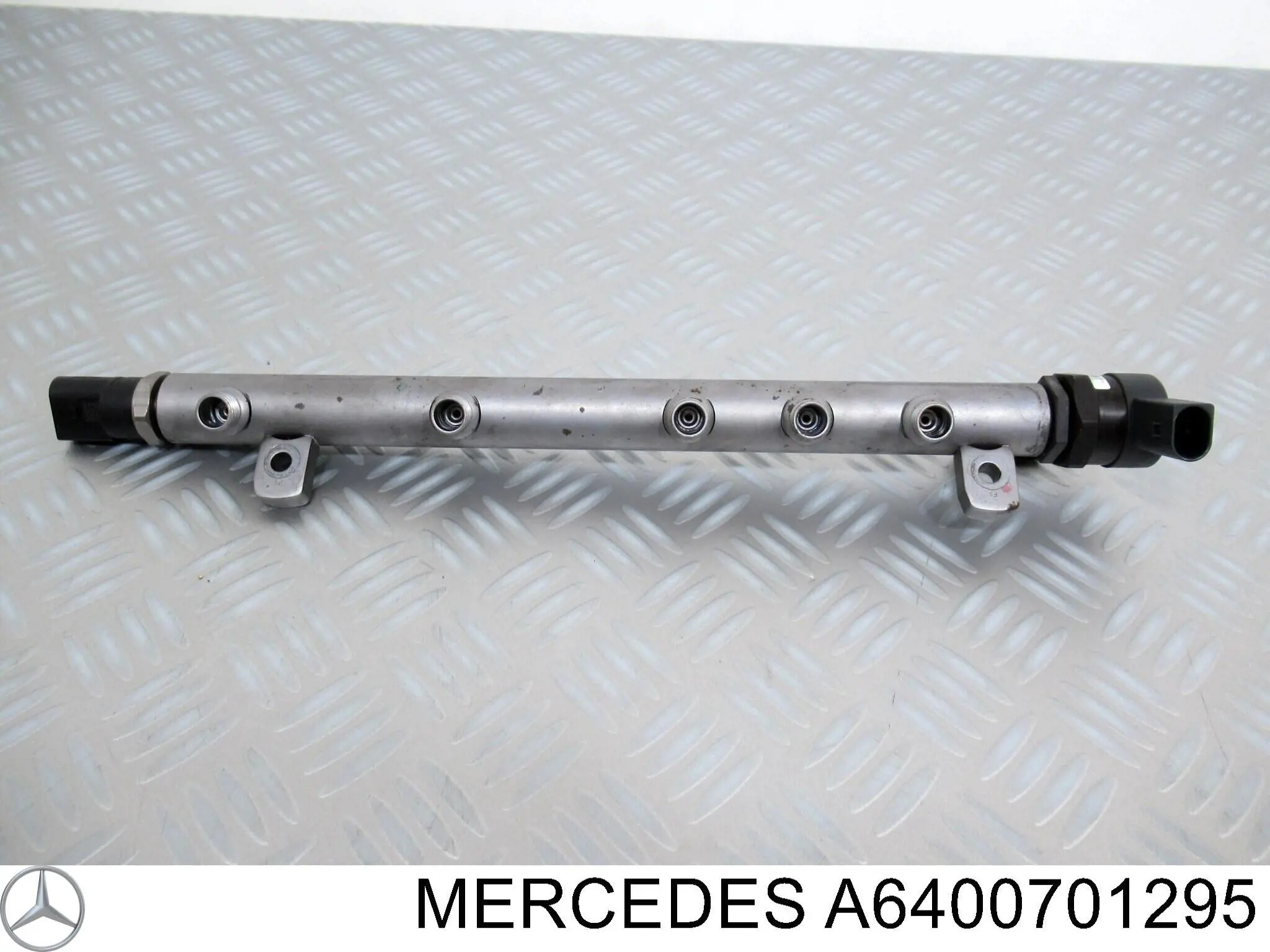 A6400701295 Mercedes Rampa de combustible
