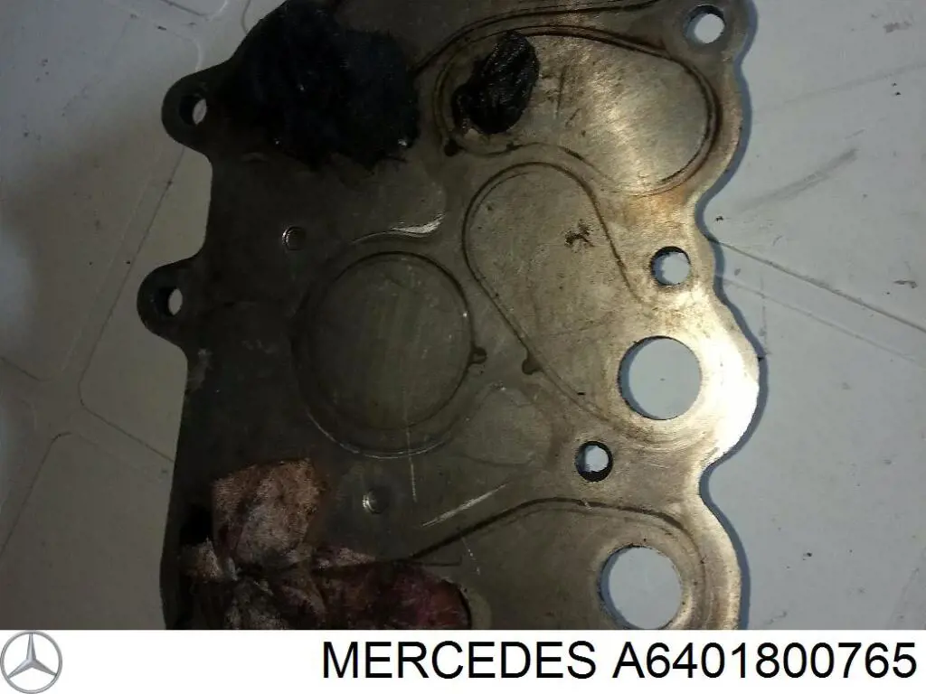 Comprar A6401800765 Mercedes Radiador de aceite debajo del filtro
