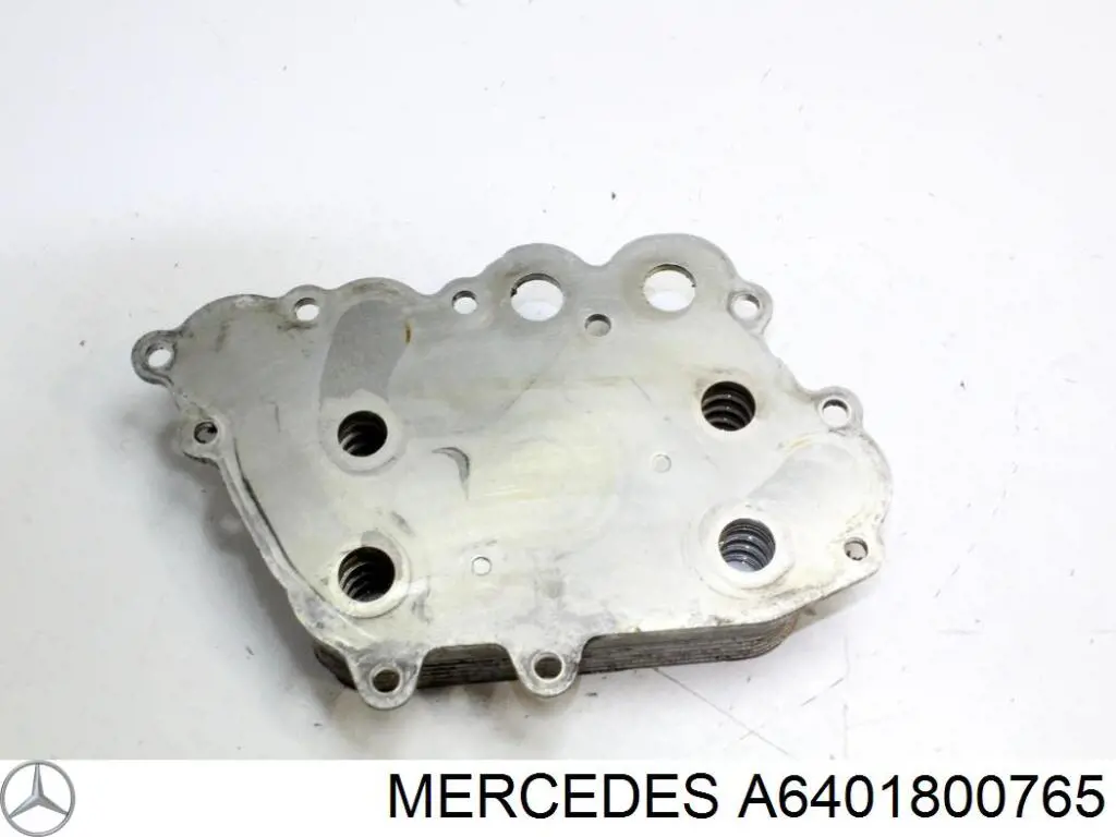 Radiador de aceite debajo del filtro Mercedes A6401800765 precio, desde 47,92 EUR