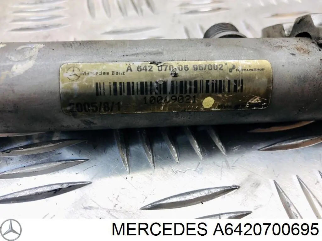 Rampa de combustible derecha Mercedes A6420700695