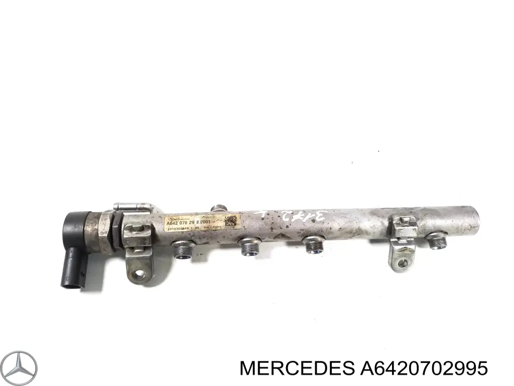 Rampa de combustible izquierda Mercedes A6420702995 precio, desde 130,68 EUR