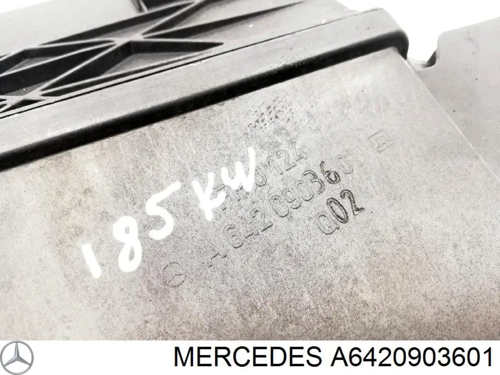 Caja del filtro de aire derecha A6420903601 Mercedes