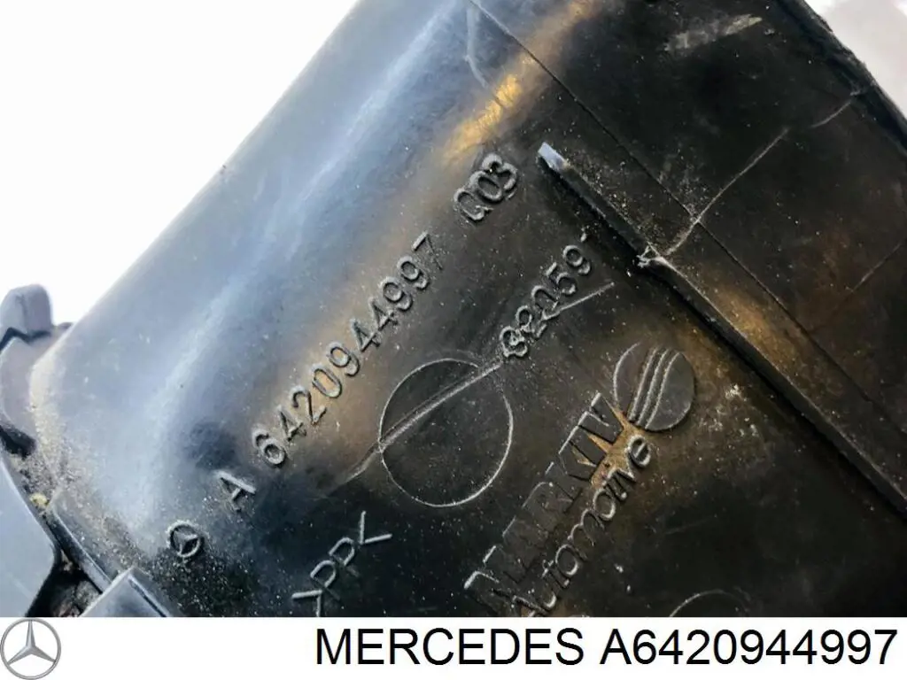 Caja del filtro de aire izquierda Mercedes A6420944997 precio, desde 68,24 EUR