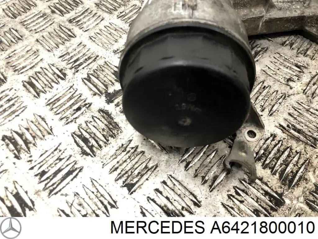 Portafiltro de aceite Mercedes A6421800010 precio, desde 46,46 EUR