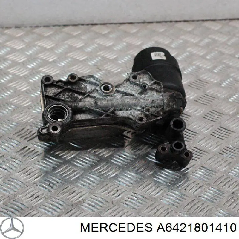 Portafiltro de aceite Mercedes A6421801410 precio, desde 71,15 EUR