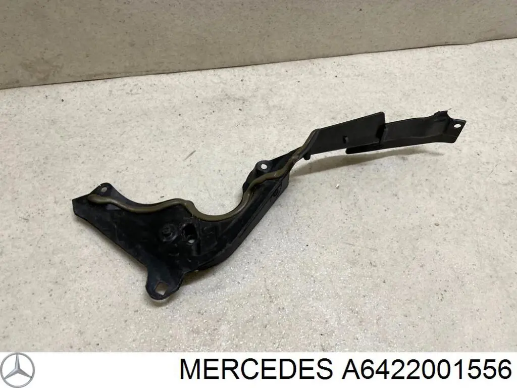 Brida del sistema de refrigeración (triple unión) Mercedes A6422001556 precio, desde 29,83 EUR