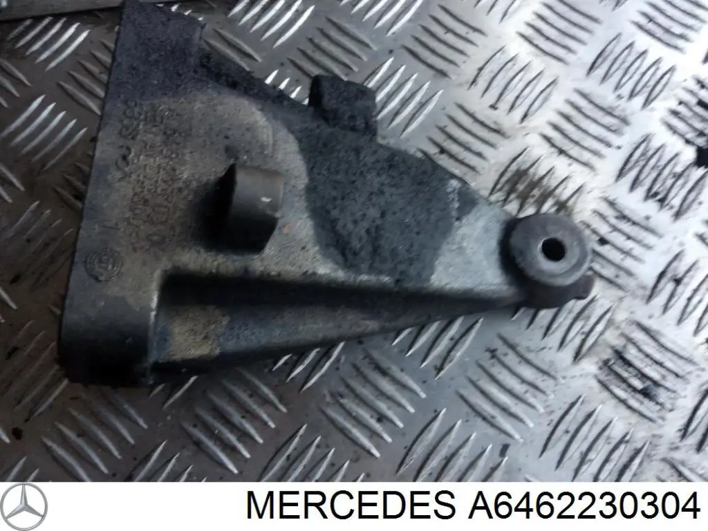 Soporte derecho del motor Mercedes A6462230304 precio, desde 49,37 EUR