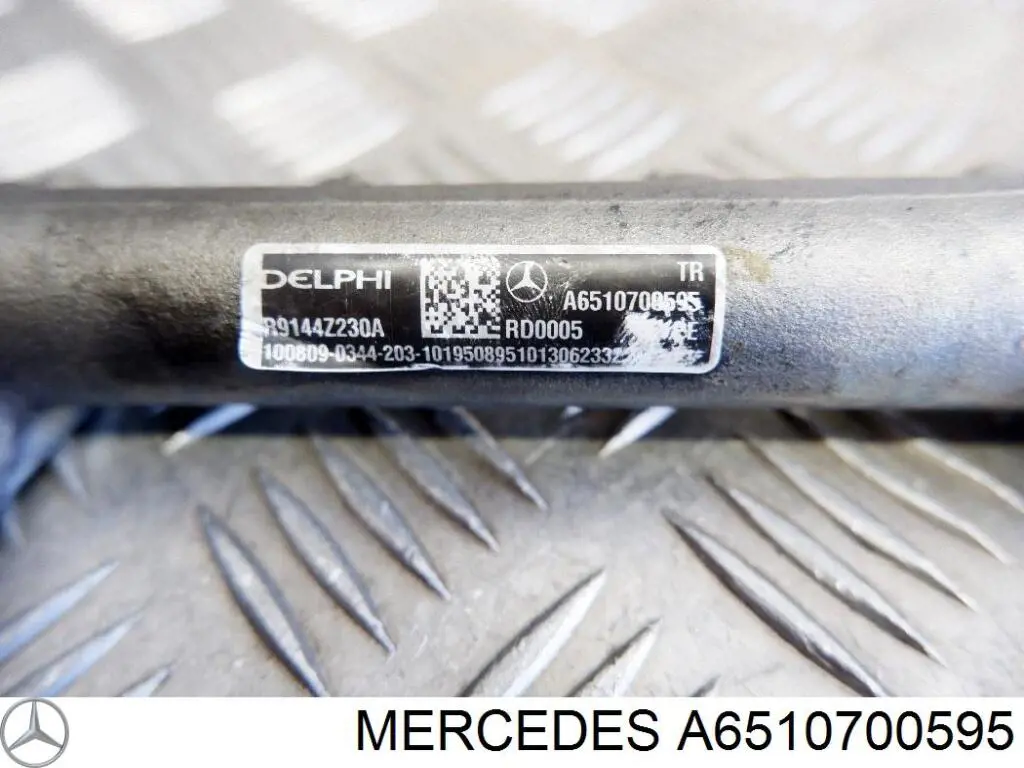Rampa de combustible 6510700595 Mercedes