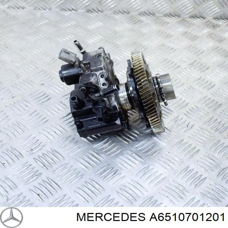 Bomba inyectora A651070260180 Mercedes