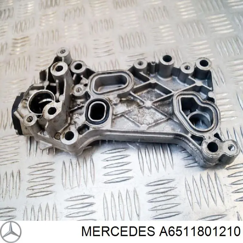 Portafiltro de aceite Mercedes A6511801210 precio, desde 73,67 EUR