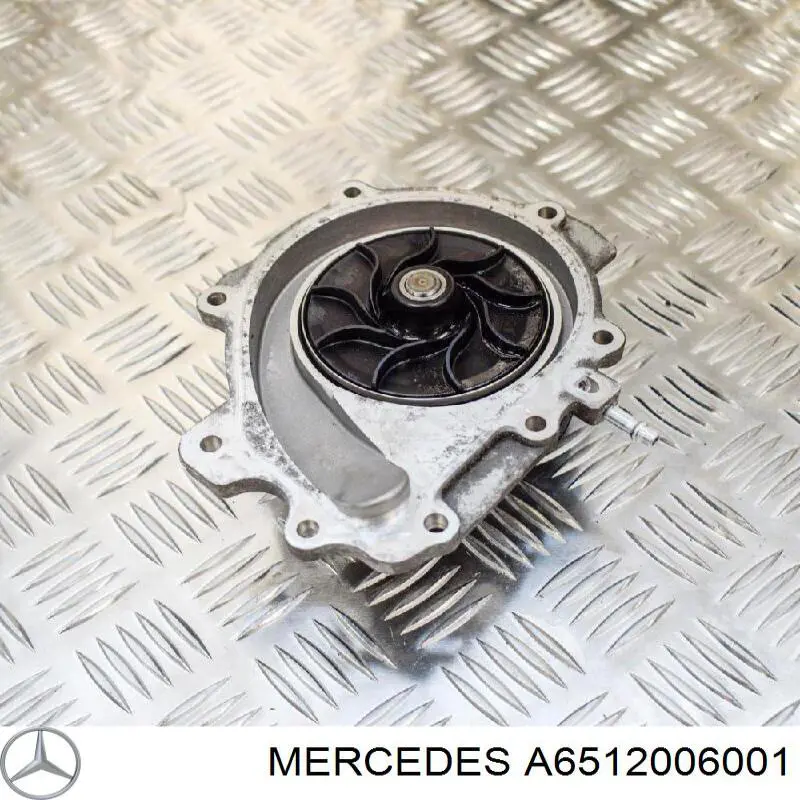 A6512006001 Mercedes bomba de agua