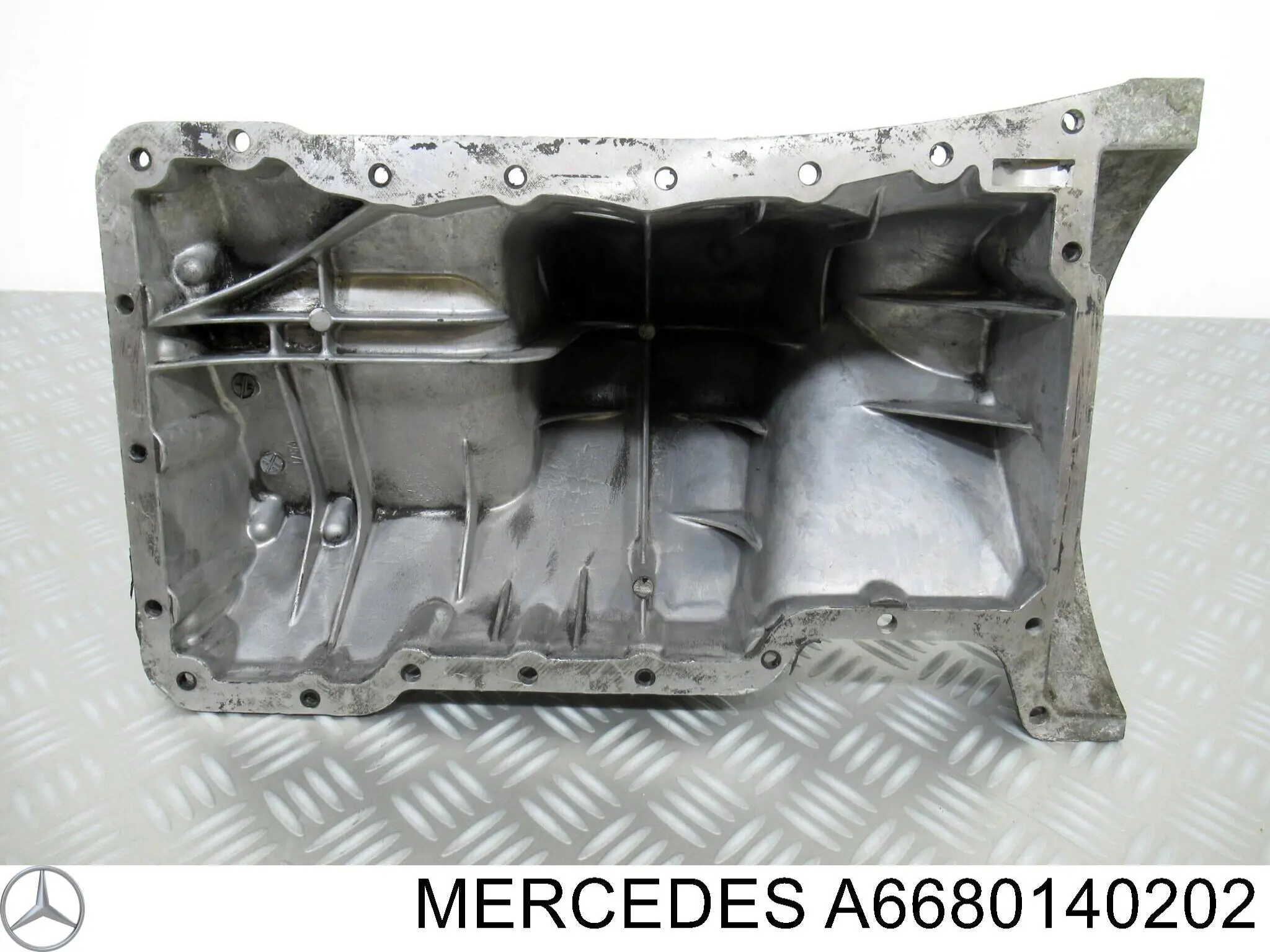 6680140202 Mercedes cárter de aceite